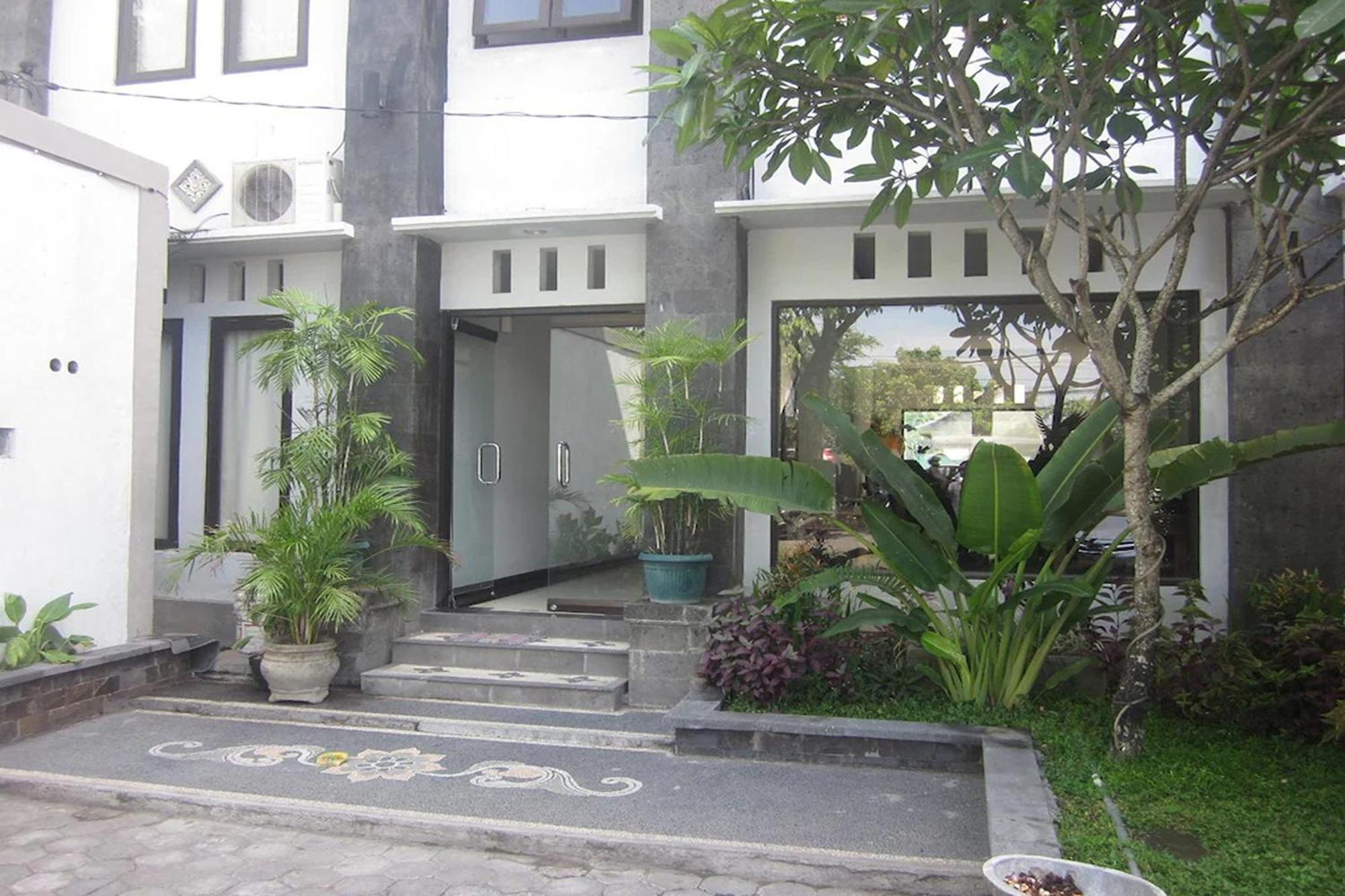 Hotel Warta Dua 丹帕沙 外观 照片