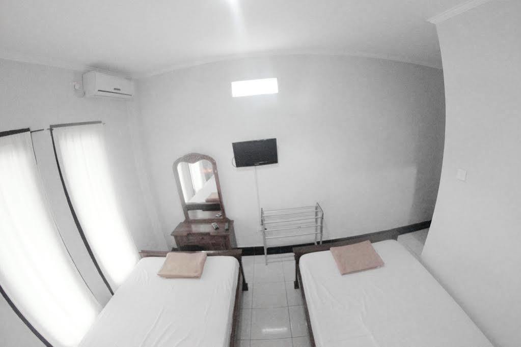 Hotel Warta Dua 丹帕沙 外观 照片